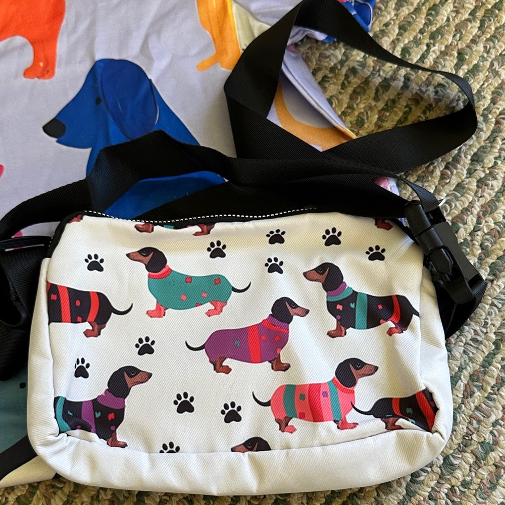 Colorful Dog Print T-Shirt with accessories - Picture 4 of 6